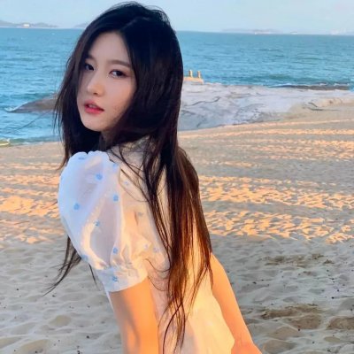 在不白不黑的世界里，熊猫笑了